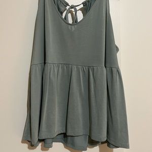 AMERICAN EAGLE Peplum Tank